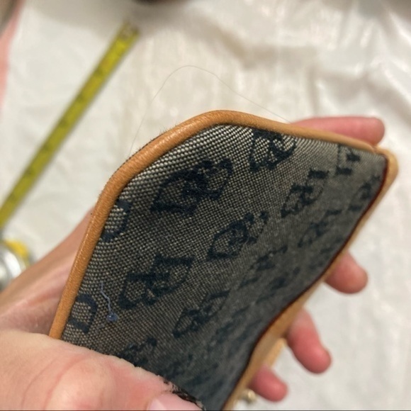 Dooney and Bourke signature wristlet coin ring bag